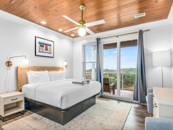 Elegant Beachfront Escape with Private Pool & Gulf Views in St. George Island Hot Tub Beach